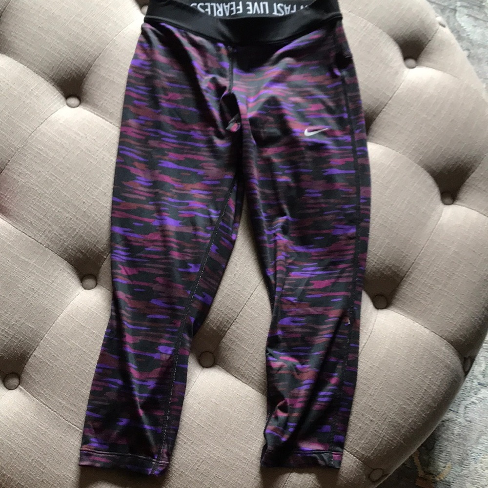 Nike running crops purple camo tight capri